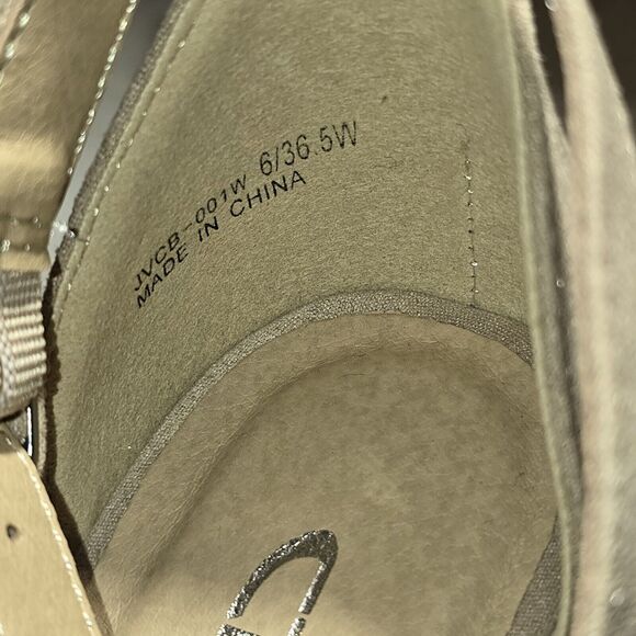 Chinese Laundry Ankle Strap Heels Size 6W - Picture 5 of 9